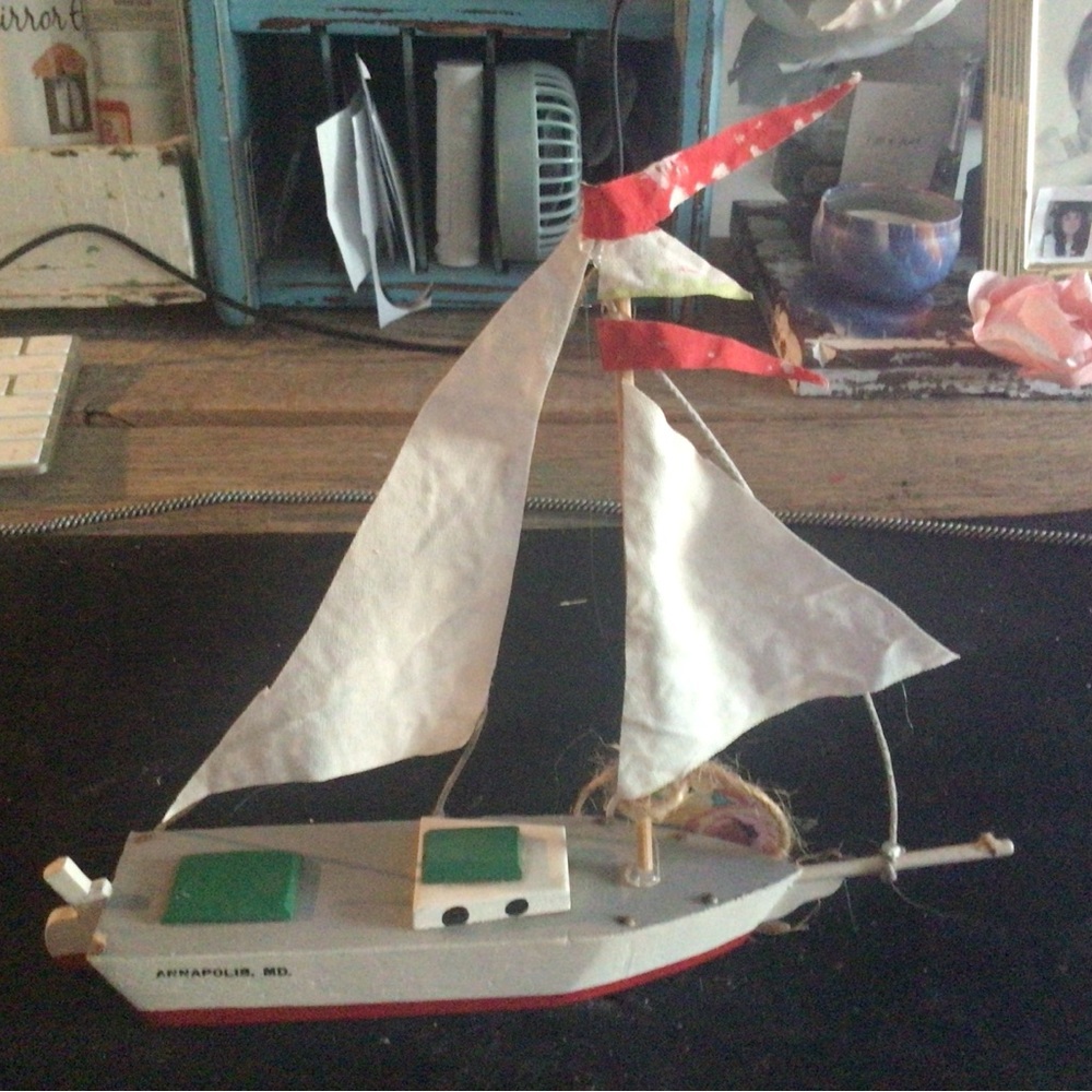 Vintage souvenir Annapolis model sailboat